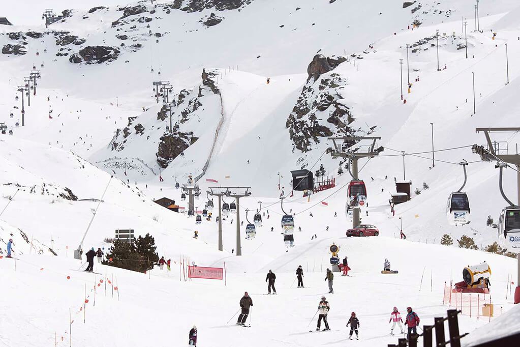 Горнолыжный курорт Солиньев , Сьерра Невада.